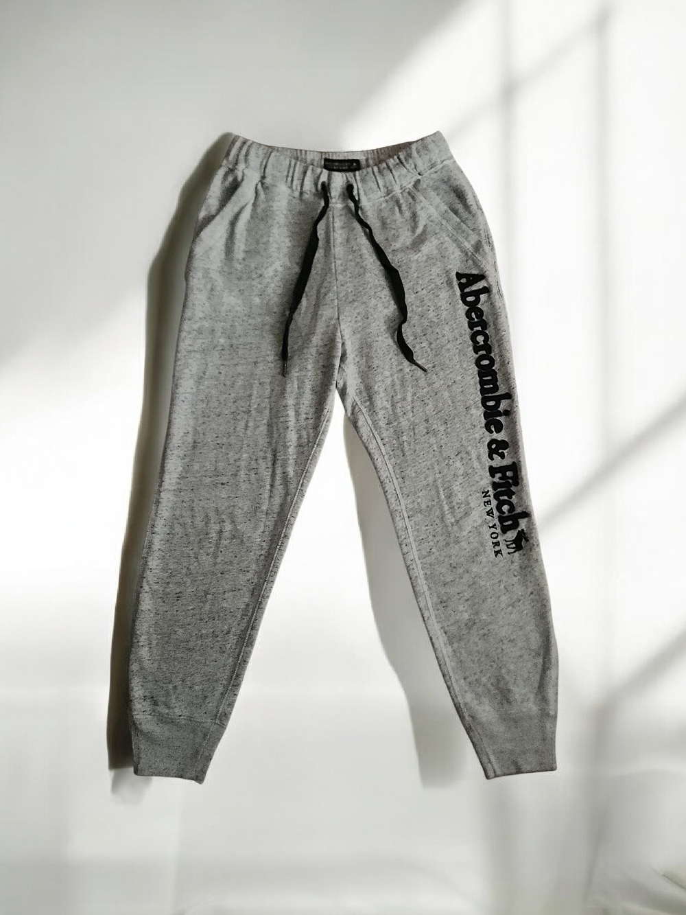 Abercrombie & Fitch Light Gray Logo Joggers-Size Medium